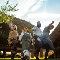 Hör dir rhiannon an, schau dir Musikvideos an, lies die Biografie, finde Tourdaten und mehr!