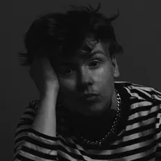 Luminous Ace dinle, müzik videolarını izle, biyografisini oku, tur tarihlerini ve daha fazlasını gör!