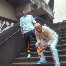 Dengarkan Frae & Drae, tonton video musik, baca bio, lihat tanggal tur & lainnya!