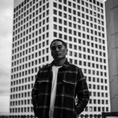 Écoutez Southend Camo, regardez des vidéoclips, lisez la biographie, consultez les dates de tournée et plus encore !