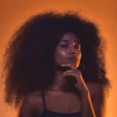 Posłuchaj wykonawcy q, obejrzyj teledyski, przeczytaj biografię, zobacz daty tras koncertowych i nie tylko!