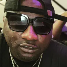 Ascolta CrossTown Beezy, guarda video musicali, leggi la biografia, vedi le date del tour & altro!