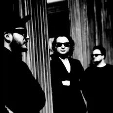 Ouve Publika, vê vídeos de música, lê a biografia, vê as datas da digressão e muito mais!