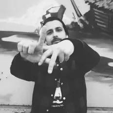 收听 BRY-HAN SOLO、观看音乐视频、阅读小传、查看巡演日期等 ！