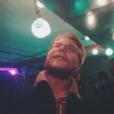 聆聽 WaterTower、觀看音樂影片、閱讀小傳、查看巡演日期等！