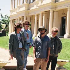 Ascolta Supermodels, guarda video musicali, leggi la biografia, vedi le date del tour & altro!