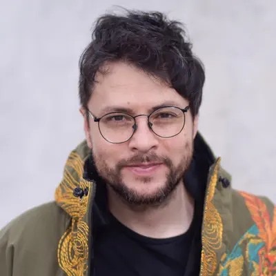 Listen to Lucio Feuillet, watch music videos, read bio, see tour dates & more!