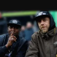 聆聽 Lost Rebels、觀看音樂影片、閱讀小傳、查看巡演日期等！