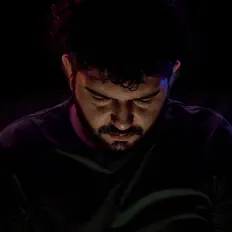 Ascolta ser4t, guarda video musicali, leggi la biografia, vedi le date del tour & altro!