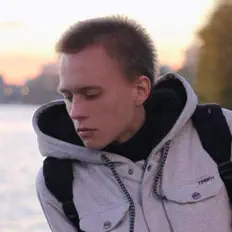 Escucha a D1na, mira vídeos musicales, lee la biografía, consulta fechas de giras y mucho más.