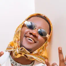 Ouve Emmy Richie, vê vídeos de música, lê a biografia, vê as datas da digressão e muito mais!