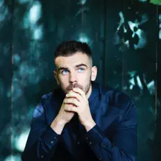 Poslechněte si interpreta Crawford Mack, sledujte hudební videa, přečtěte si životopis, podívejte se na data turné a další informace.