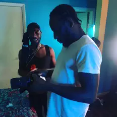 Poslechněte si interpreta M.O Show, sledujte hudební videa, přečtěte si životopis, podívejte se na data turné a další informace.