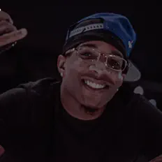 Poslechněte si interpreta CFN Riche, sledujte hudební videa, přečtěte si životopis, podívejte se na data turné a další informace.