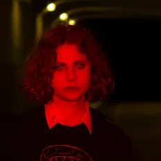Écoutez HEXRR, regardez des vidéoclips, lisez la biographie, consultez les dates de tournée et plus encore !
