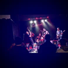 Ascolta The Grand Banks, guarda video musicali, leggi la biografia, vedi le date del tour & altro!