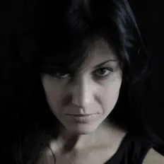 Ascolta Valeria Croft, guarda video musicali, leggi la biografia, vedi le date del tour & altro!