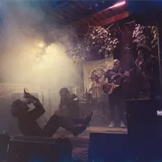 Dengarkan Emptystare, tonton video musik, baca bio, lihat tanggal tur & lainnya!