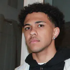 Escucha a Vidal, mira videos musicales, lee su biografía, consulta las fechas de las gira y más.