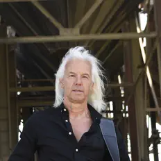 Ouve Hermann Skibbe, vê vídeos de música, lê a biografia, vê as datas da digressão e muito mais!