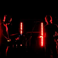 Escucha a Light Hunters, mira videos musicales, lee su biografía, consulta las fechas de las gira y más.