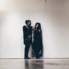 House of Flyを聴いたり、ミュージックビデオを鑑賞したり、経歴やツアー日程などを確認したりしましょう！