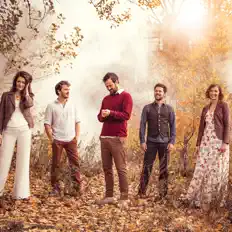 Escucha a Damoizeaux, mira videos musicales, lee su biografía, consulta las fechas de las gira y más.