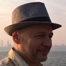 Listen to Riccardo Nanni, watch music videos, read bio, see tour dates & more!