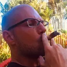 Posłuchaj wykonawcy DJ Bucket, obejrzyj teledyski, przeczytaj biografię, zobacz daty tras koncertowych i nie tylko!