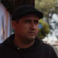 Luister naar undefined, bekijk muziekvideo's, lees de bio, bekijk de tourdata, en meer!