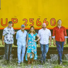 Dengarkan Abbey Brown & The Sound, tonton video musik, baca bio, lihat tanggal tur & lainnya!