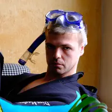 Dengarkan DJ Hornhaut, tonton video musik, baca bio, lihat tanggal tur & lainnya!