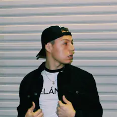 收听 Joseph、观看音乐视频、阅读小传、查看巡演日期等 ！