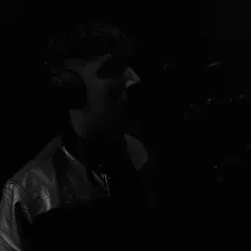 聆聽 Jdylan、觀看音樂影片、閱讀小傳、查看巡演日期等！