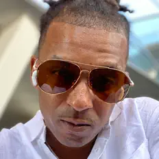 Posłuchaj wykonawcy Mouton, obejrzyj teledyski, przeczytaj biografię, zobacz daty tras koncertowych i nie tylko!