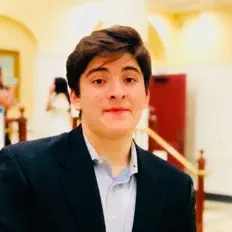 Ouve Adrian Gonzalez, vê vídeos de música, lê a biografia, vê as datas da digressão e muito mais!