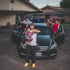 聆聽 PooWattaDo Beatz、觀看音樂影片、閱讀小傳、查看巡演日期等！