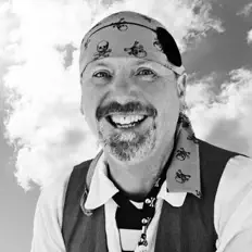 Ascolta Rockin' Ron The Friendly Pirate, guarda video musicali, leggi la biografia, vedi le date del tour & altro!