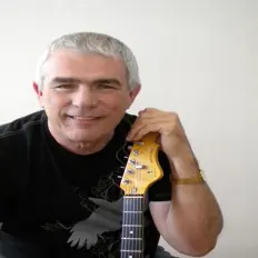 Listen to Lynn Murray, watch music videos, read bio, see tour dates & more!