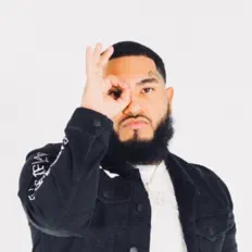 OmbChopを聴いたり、ミュージックビデオを鑑賞したり、経歴やツアー日程などを確認したりしましょう！