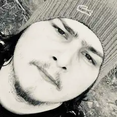 Hör dir Dawez an, schau dir Musikvideos an, lies die Biografie, finde Tourdaten und mehr!