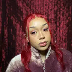 February सुनें, म्यूज़िक वीडियो देखें, बायो पढ़ें, दौरे की तारीखें और बहुत कुछ देखें!