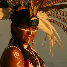 聆聽 Anawak、觀看音樂影片、閱讀小傳、查看巡演日期等！