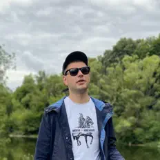 Ouça Undergavr, assista a videoclipes, leia a biografia, veja as datas das turnês e mais!