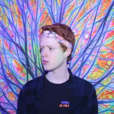 Posłuchaj wykonawcy Tuck, obejrzyj teledyski, przeczytaj biografię, zobacz daty tras koncertowych i nie tylko!