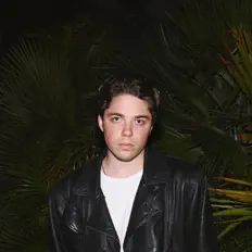 Listen to ItsLee, watch music videos, read bio, see tour dates & more!