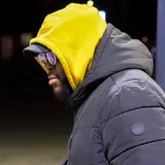 SHOWN सुनें, म्यूज़िक वीडियो देखें, बायो पढ़ें, दौरे की तारीखें और बहुत कुछ देखें!