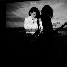 Listen to Es Chainarong, watch music videos, read bio, see tour dates & more!