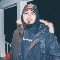 Ouve Nick Kingz, vê vídeos de música, lê a biografia, vê as datas da digressão e muito mais!
