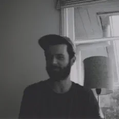 Luister naar Tom Broome, bekijk muziekvideo's, lees de bio, bekijk de tourdata, en meer!